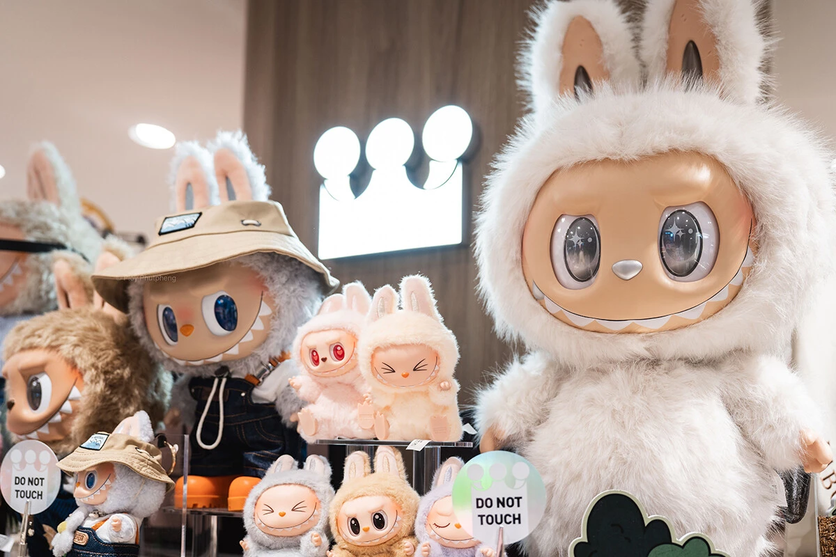 日本でもプレ値で取引されるようになったPOP MARTの主力キャラ、LABUBU