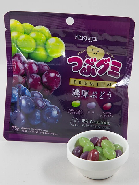 「つぶグミPREMIUM 濃厚ぶどう」（春日井製菓）213円　昨年30周年を迎えたロングセラーのプレミアム版。果汁が多く使用されている