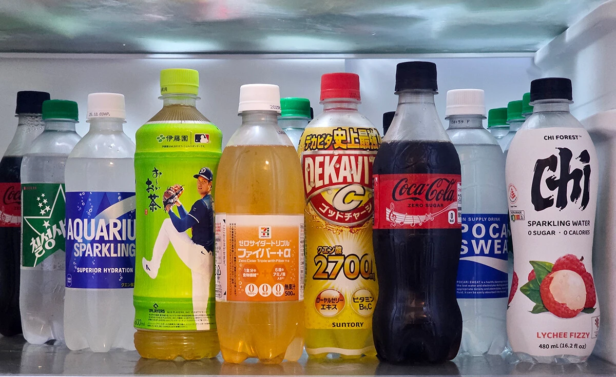 メーカー各社が20～30円前後の値上げを発表している500mLクラスのペット飲料（写真はイメージです）