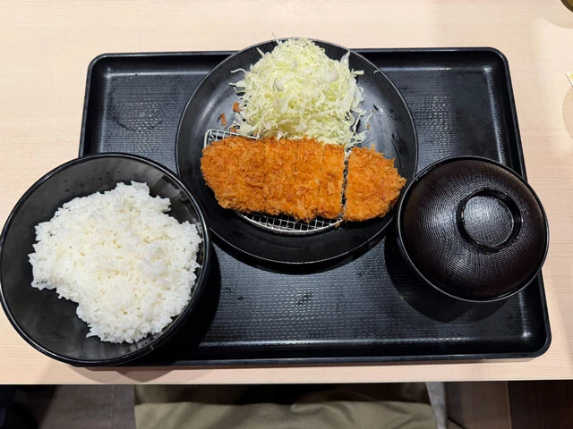 松のやのロースかつ定食（690円）