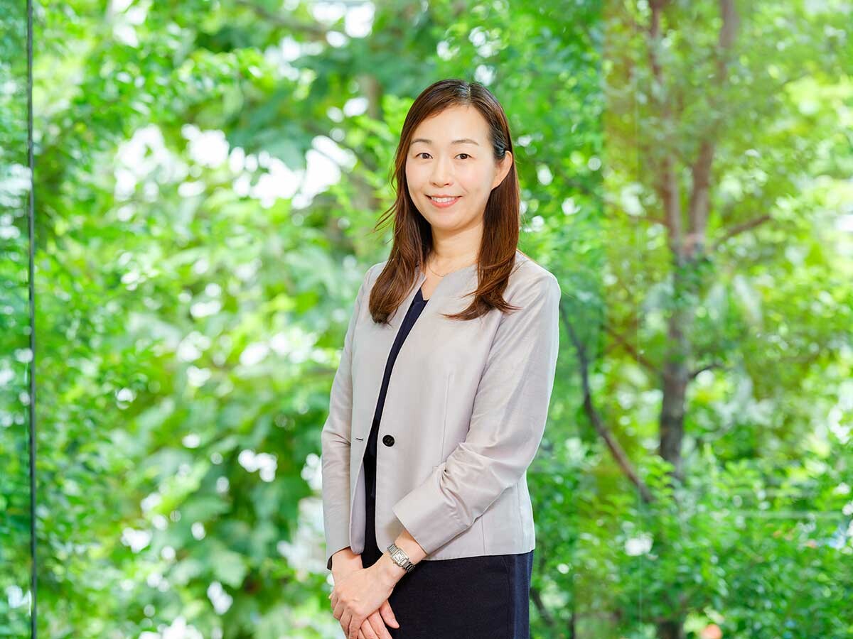 「低賃金でも職務をきっちり果たす日本の＂現場力＂は素晴らしい。でもこれが裏目に出てしまって賃金が上がらなかった側面があります」と語る首藤若菜氏