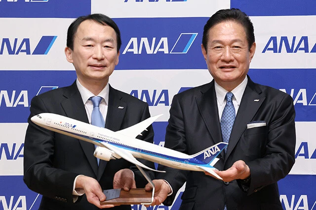 4月からANAの新社長に平澤寿一氏（左）が就任。「世界でのプレゼンスをいっそう高める」として改革を推進