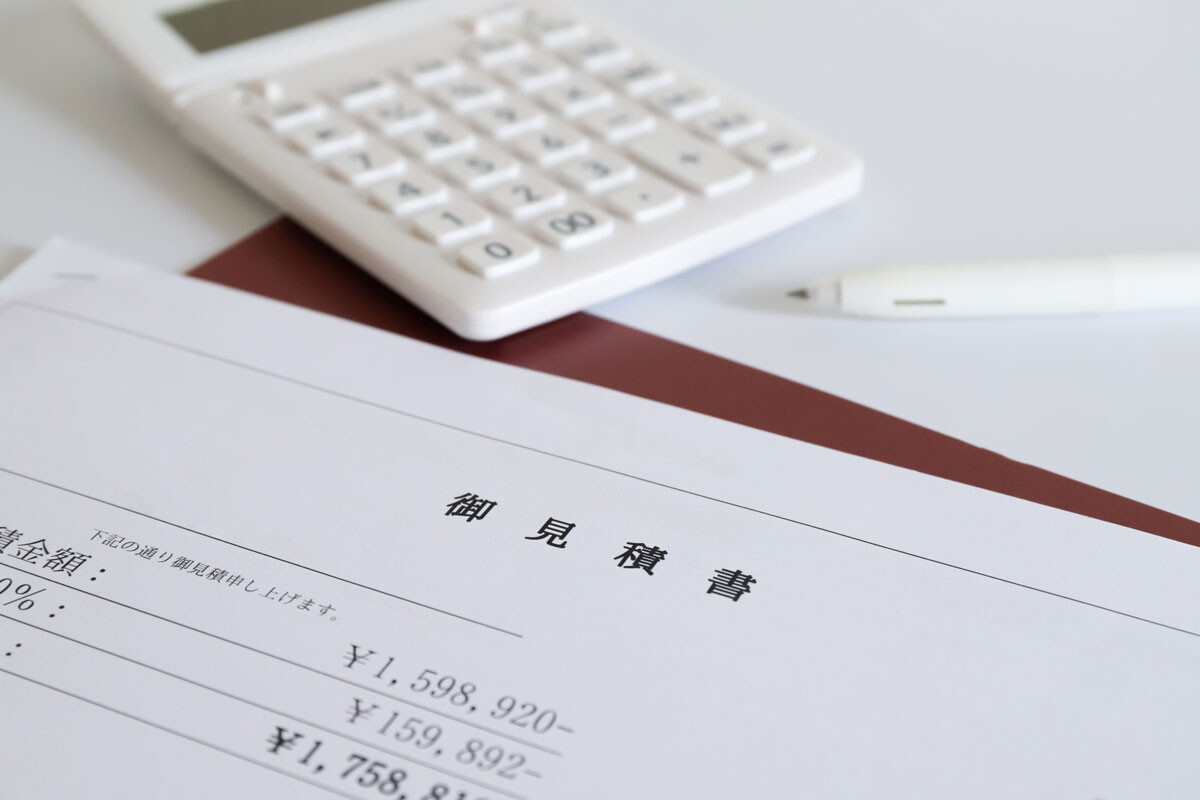 民間企業同士では、発注単価を上げられない代わりに労務時間を水増しするような暗黙のやりとりは、実は一種の「あるある」になっている