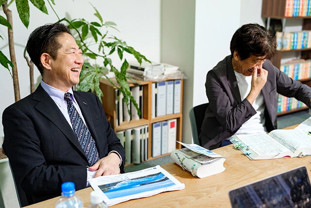 「最近はAIや半導体ばかりでつまらない相場だった」とおふたり。下半期は中小型株が注目される相場になることを祈る！
