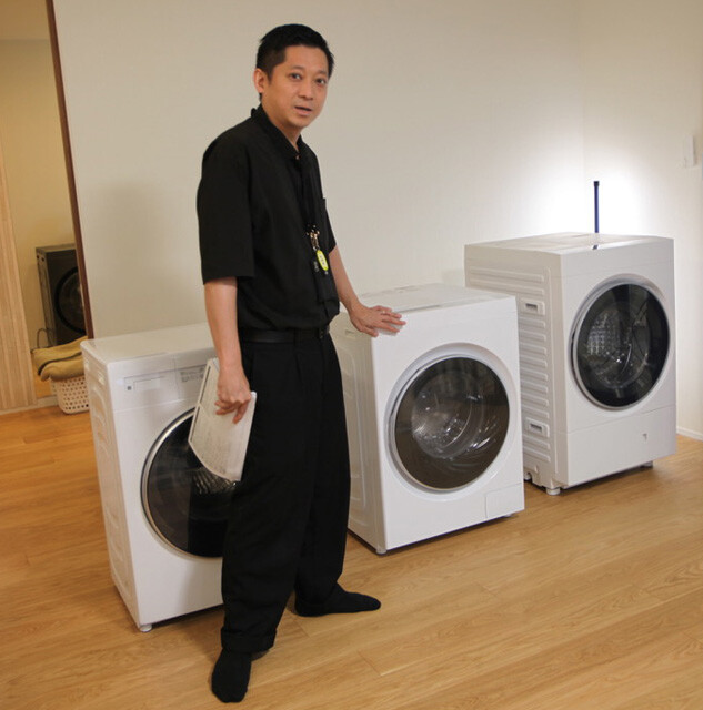 「絶対的な自信がある」というドラム式洗濯機。ヒートポンプ乾燥の12㎏タイプ（14万9900円）、ヒーター乾燥の10kgタイプ（9万9900円）、超スリムな6kgタイプ（ヒーター乾燥／7万9900円と乾燥機能なし／4万9990円の2機種）がある