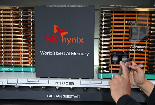 SKハイニックスのHBMは、エヌビディアのAI用GPUに不可欠だ。メモリーを何層にも積み重ねて製造することなどから、参入障壁が高いとされる