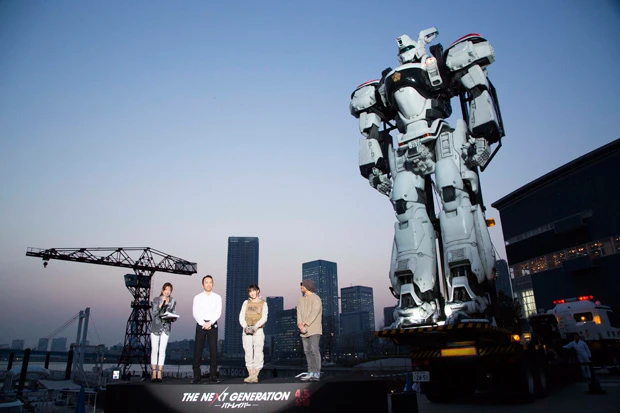 3月17日に行なわれた劇場上映記念イベントでは実物大イングラムが登場し話題に