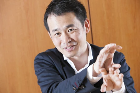 「情熱を持って伝えれば必ず人の心に届くと思う」と語る福岡元啓氏