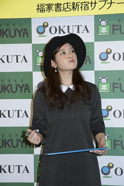 やだぁ もう とキャバ嬢役でもハマッた筧美和子が 浮かれてんじゃないわよ とムチ打たれていた 動画付き 写真 ニュース 週プレnews 週刊プレイボーイのニュースサイト