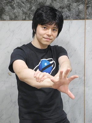 ●成田大致 1986年生まれ。2006年、19歳の時に「AOMORI ROCK FESTIVAL~夏の魔物~」を主催し、注目を集める。2013年からはオーディションでメンバーを集めたエンタメ集団「夏の魔物」を発足