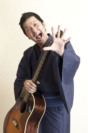 「前にダンディさんとかテツandトモさんがいたので人気が落ちた時もわかった」と振り返る波田陽区