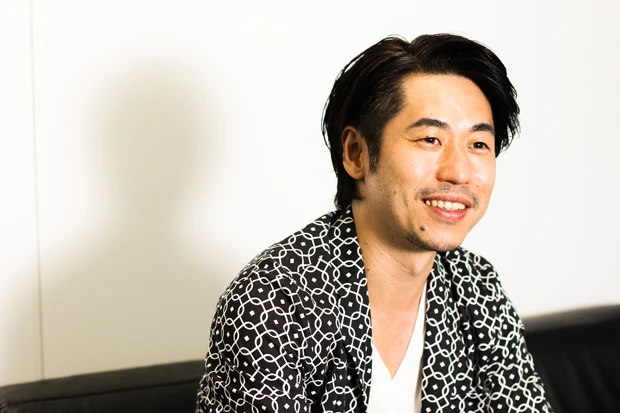 ギターを始めたのは14歳の頃。布袋寅泰に衝撃を受けたのがきっかけだった