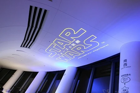  スカイツリーの最高到達点では音と光の演出も楽しめる