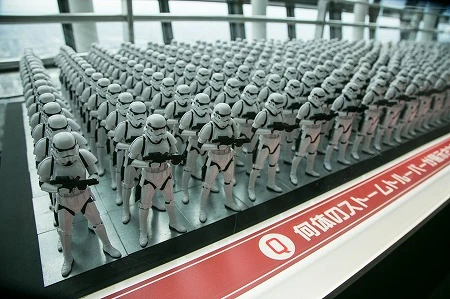  展望回廊でお出迎えしてくれる、634体のストームトルーパー
