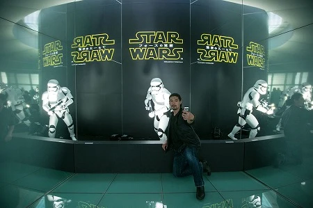  ストームトルーパーと２ショットが撮れるのもファンにはたまらない!?