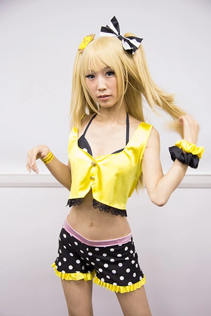 コスプレイヤー名：悠生澪（ゆうき・みお）コスチュームの作品名：アイドル●スター　シンデ●ラガールズキャラクター名：城ヶ●莉嘉