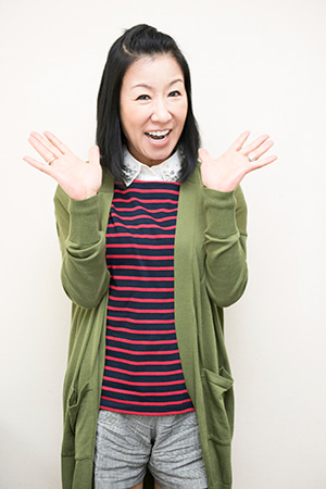MCを務めるハイヒール・リンゴ姉さんが見どころをアピール!