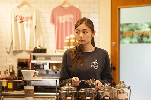 グラビアで大反響の片山萌美がバイトしている珈琲店を 見つけてしまった 会いにいける看板娘に大興奮 エンタメ ニュース 週プレnews