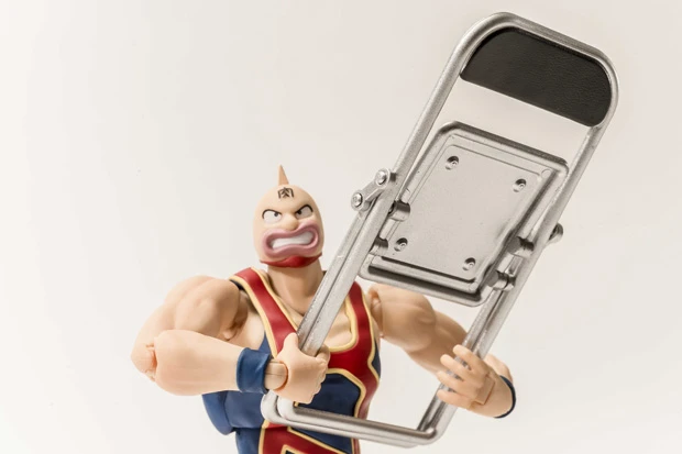 「『キン肉マン』やプロレスではパイプ椅子はマストなアイテムです!」(嶋田先生)