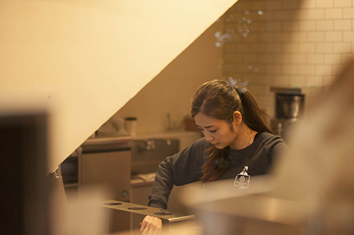 画像 写真 グラビアで大反響の片山萌美がバイトしている珈琲店を 見つけてしまった 会いにいける看板娘に大興奮 週プレnews
