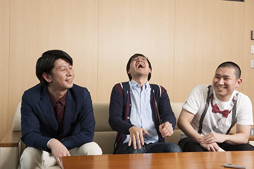 左からザ・フライの今野和人、井村俊哉、雨ちゃん。