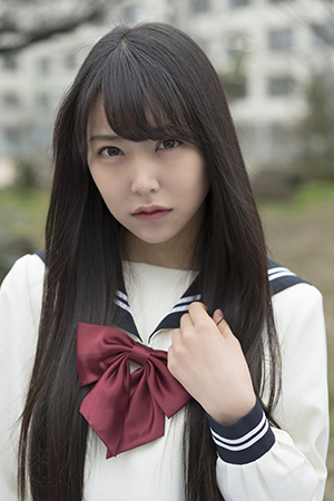 NMB48の中で、人気急上昇中のメンバー白間美瑠ちゃんがピュア&フレッシュなセーラー服姿で登場!