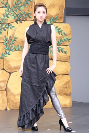 学生時代、「ミス早稲田コレクション2011」にも出場し、その美貌で注目を集めた宮司アナ。主な担当番組は『めざましテレビ』『チャギントン』など