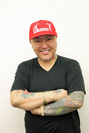 韓国で数々のアーティストをヒットさせたカン・ドンチョル氏