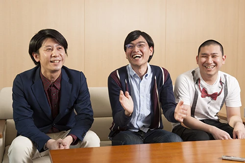 左からザ・フライの今野和人、井村俊哉、雨ちゃん