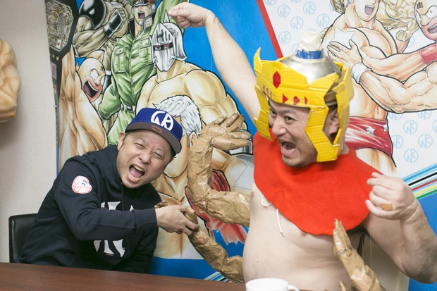 嶋田先生とアシュラマンが奇跡の握手!