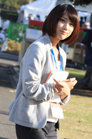 写真はテレビ朝日の竹内由恵アナ。今年に入って彼氏との破局報道もあり、最近はキスなんてしていない!?
