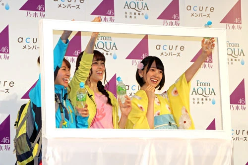 3人のコラボでは、ほぼ即興ながら芝居や歌を披露し、成功