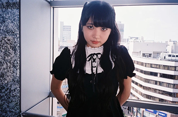 13歳でミスiDに“スク水にギター”で乗り込んだ黒宮れい「最近