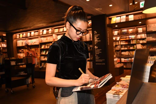 SHIBUYA TUTAYAというオシャレ空間に溶け込む二階堂