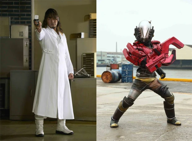 棚橋選手演じる来瀬荘司(左)と、来瀬が変身した怪人、ロボルバグスター(右)