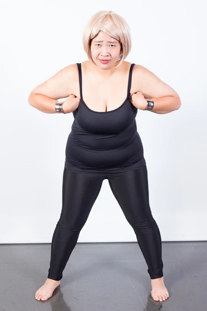  いつも申し訳なさそうな顔をしている女ピン芸人。「舞台に立つと気持ちが悪くなるため、なかなかライブに出ない。だからネタを見る機会が少ない。命がけで舞台に立ってる姿は笑いを誘います」（紺野）