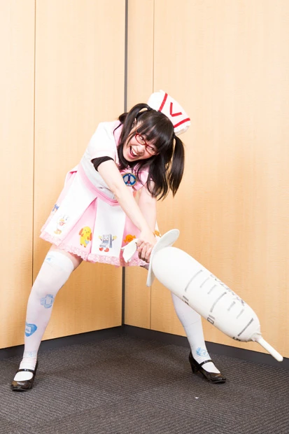  ２、治療する相手に思いっきり振り下ろした後に「治療完了」と叫ぶ