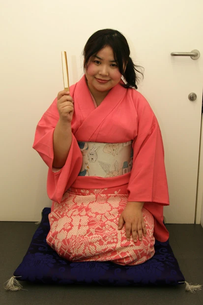  ３、「落語家らしく、しぐさをやってみたいと思います」