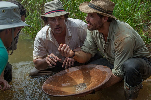 ケニーは一攫千金を夢見、仲間たちと共に金鉱を探し求める