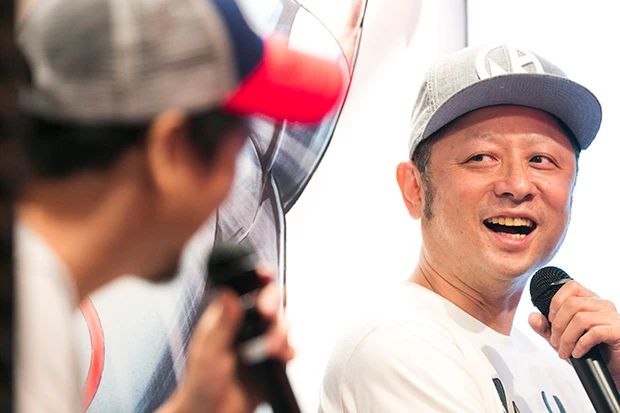 まこちん先生の偏愛っぷりを嬉しそうに聞いている嶋田先生