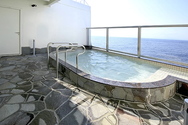 新日本海フェリー／船上の展望風呂