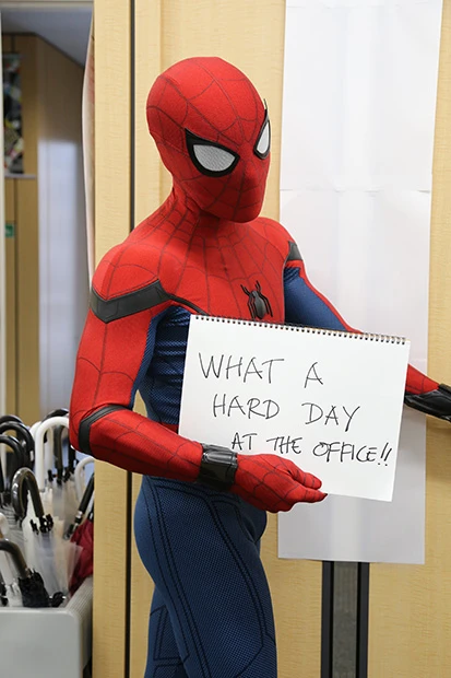 スパイダーマンにとって、編集部の仕事は大変だったようだ!そんな、スパイダーマンも映画の中では大活躍!超人的な力で街の平和を守る!!