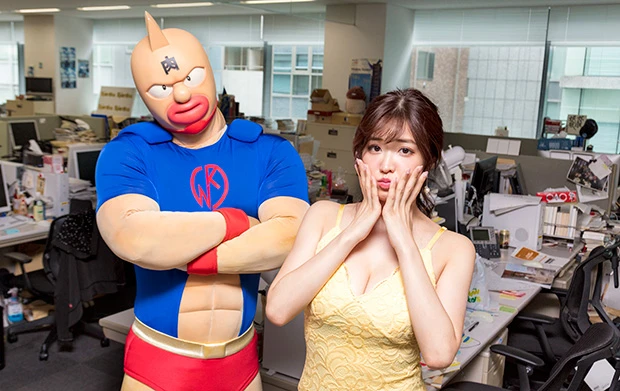 午前10時の編集部。イヤな予感が…