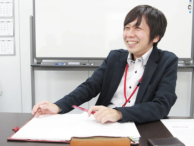 谷川俊太郎さんなどプロの編集者でも怯むような大物作家の名前が井上広視係長の口からポンポンと出てくる