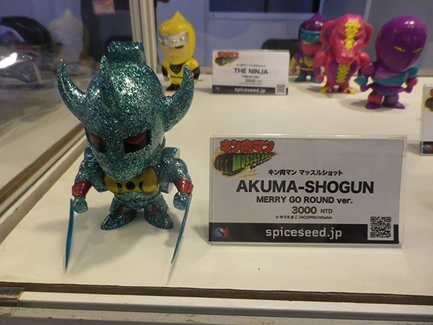 台北ではなかなか手に入らない『キン肉マン』お宝グッズも飛ぶように売れる! ちなみに、3000NTD(台湾ドル)は、日本円で1万1千円ほど