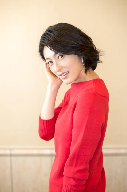 フリーアナウンサーとして、そして一児の母として忙しい日々を過ごす阿部哲子さん