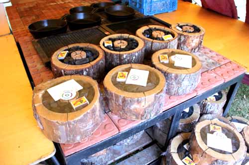 ハンディサイズの「エコグリル」はアウトドア料理で活躍