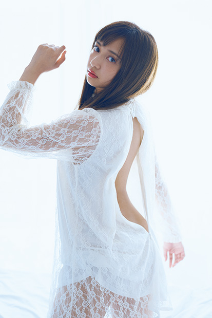 待望の写真集をリリースする小宮有紗