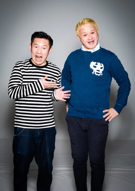 芸歴25年の元芸人・インタビューマン山下(左)は、芸歴20年の福島と旧知の仲。