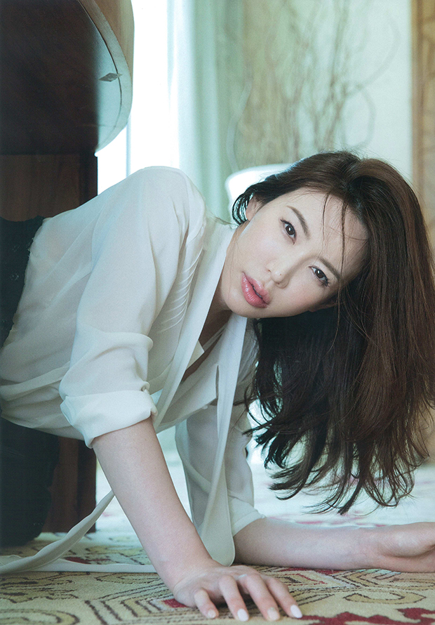 ヌード写真集で自ら妄想する“美しすぎる４２歳”岩本和子「私にはまだまだ脱ぐものがある」